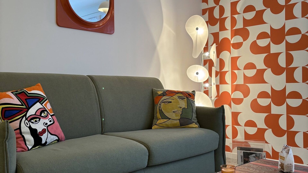 Vallieres Apartment | Orange&Art