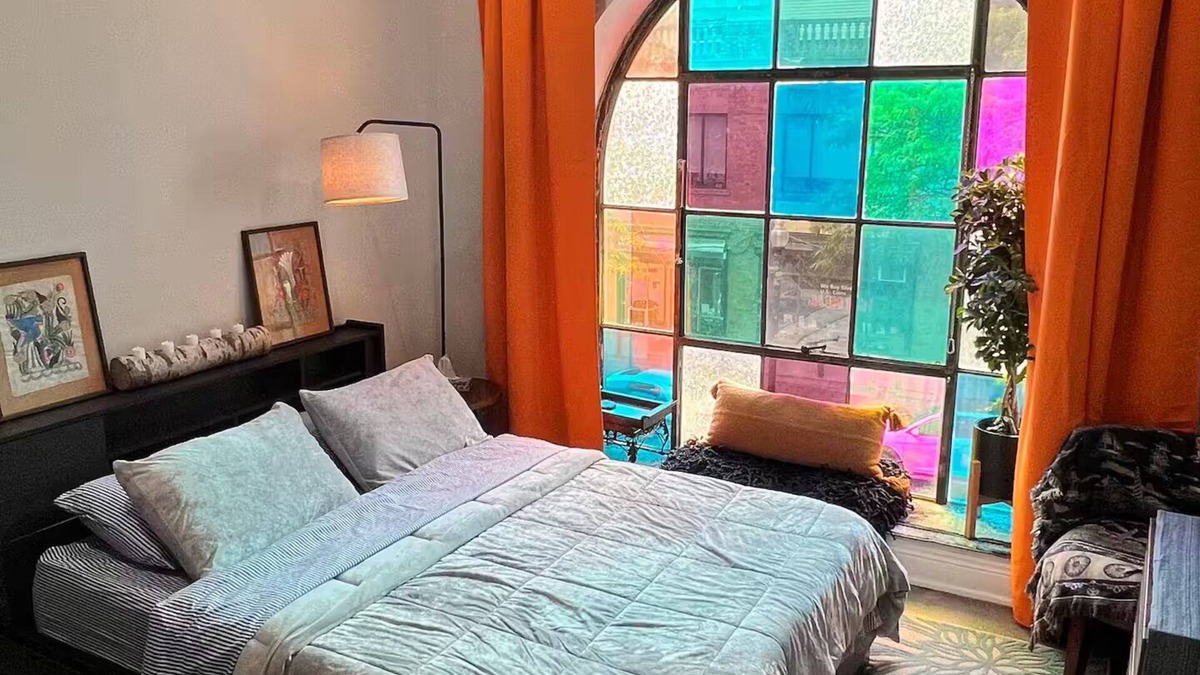 Bridgeport Apartment | Orange & Groovy Stylish Amphitheater, Park, Metro North, Ferry All 2-10min walk