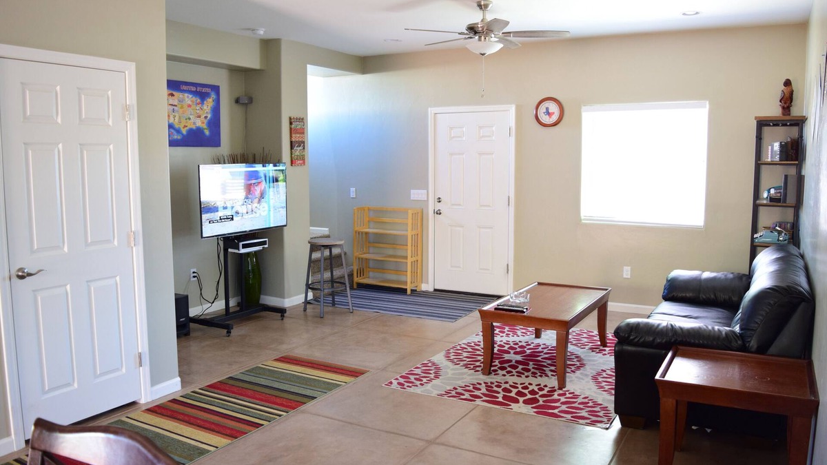 Palo Verde House | ORANGE HOUSE 2019NEW HOME 2 SUITES NEAR UA (Unit2)