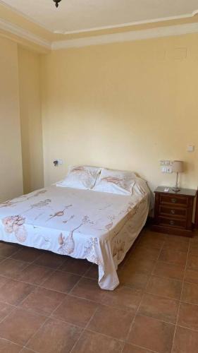 Alzira House | Orange Room Your refuge of tranquility and privacy