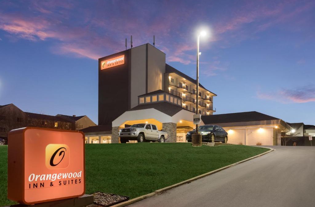 Waldron Hotel | Orangewood Inn & Suites Kansas City Airport