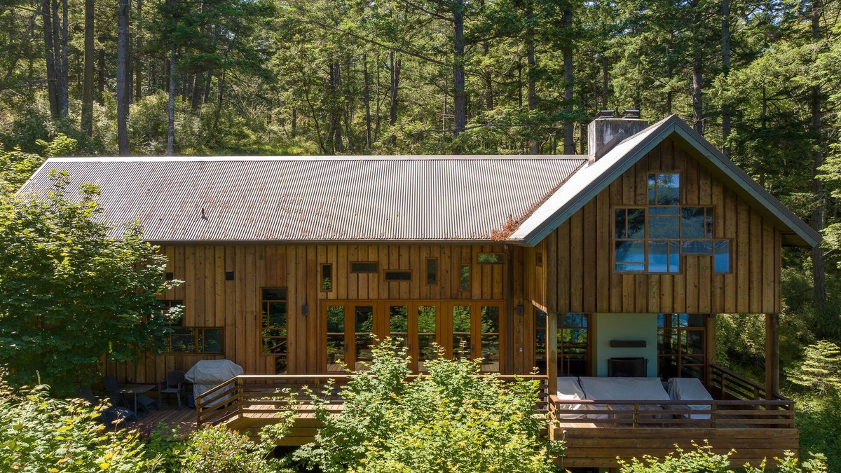 Eastsound Cabin | Orcas Island, Cedar Sunrise #222