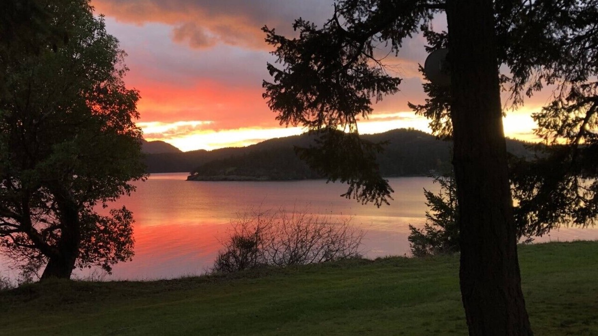 Eastsound House | Orcas Island, Eagle Bluff Retreat #298