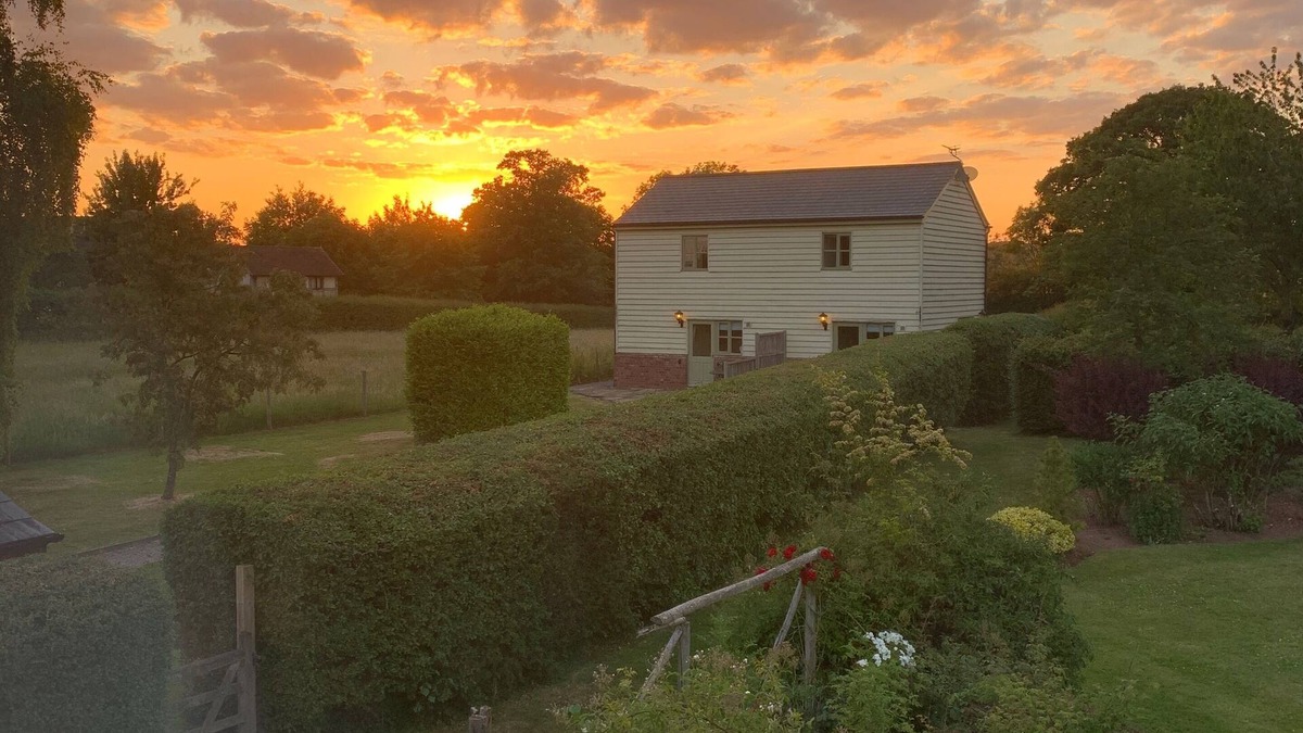 Bodenham Cottage | Orchard Cottage. 2-bedroomed cottage. Short breaks welcome. Free Wi-Fi