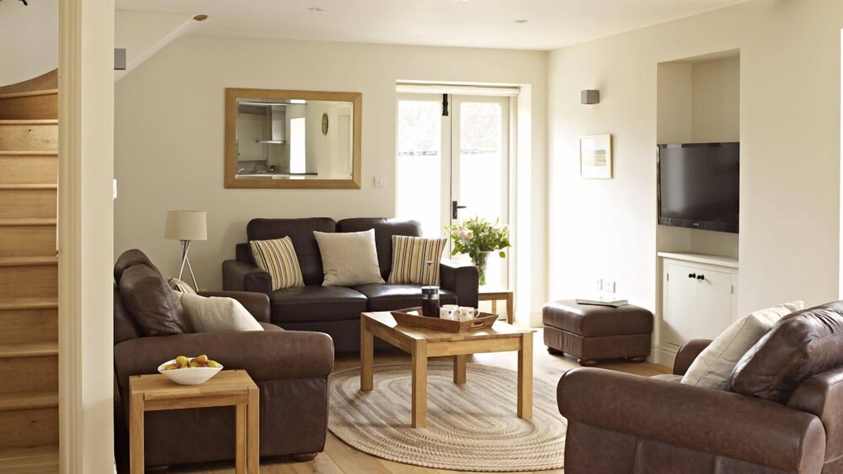 Thatcham Cottage | Orchard cottage at Manor Farm Courtyard Cottages