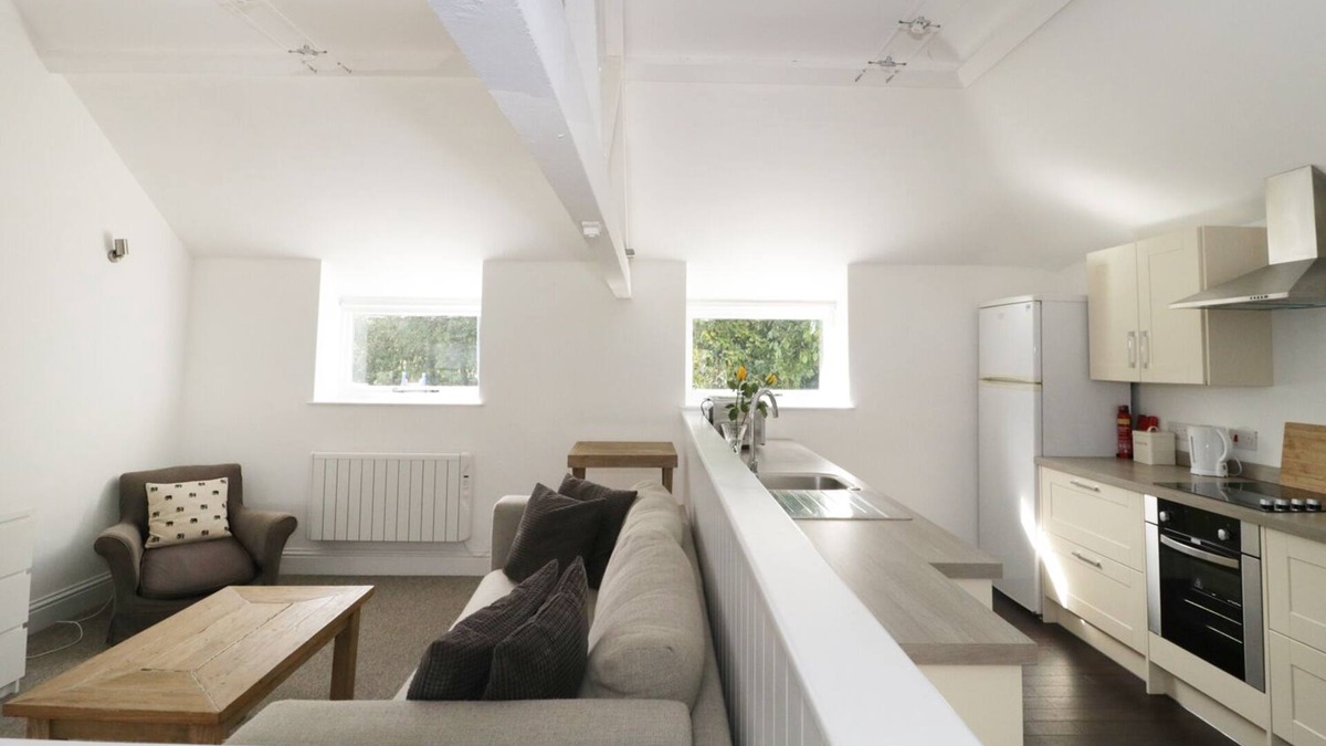 Sedgehill Cottage | ORCHARD COTTAGE, pet friendly, with a garden in Shaftesbury