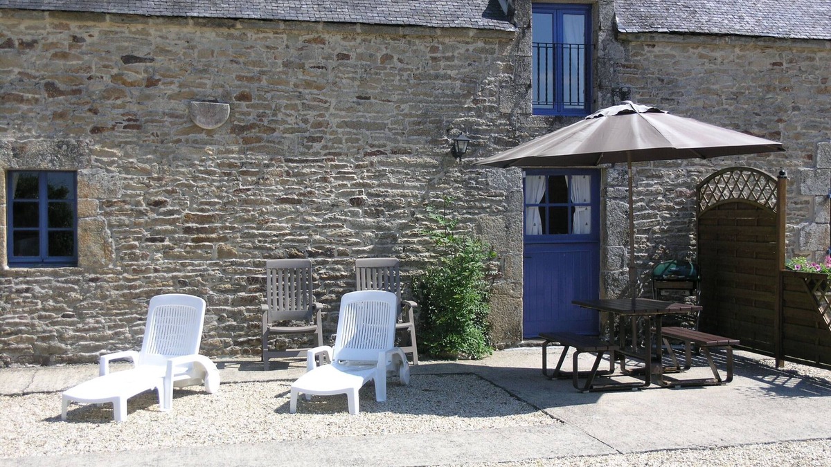 Camors Cottage | Orchard Cottage, sleeps 4 with Shared Heated Pool in Beautiful Rural Setting