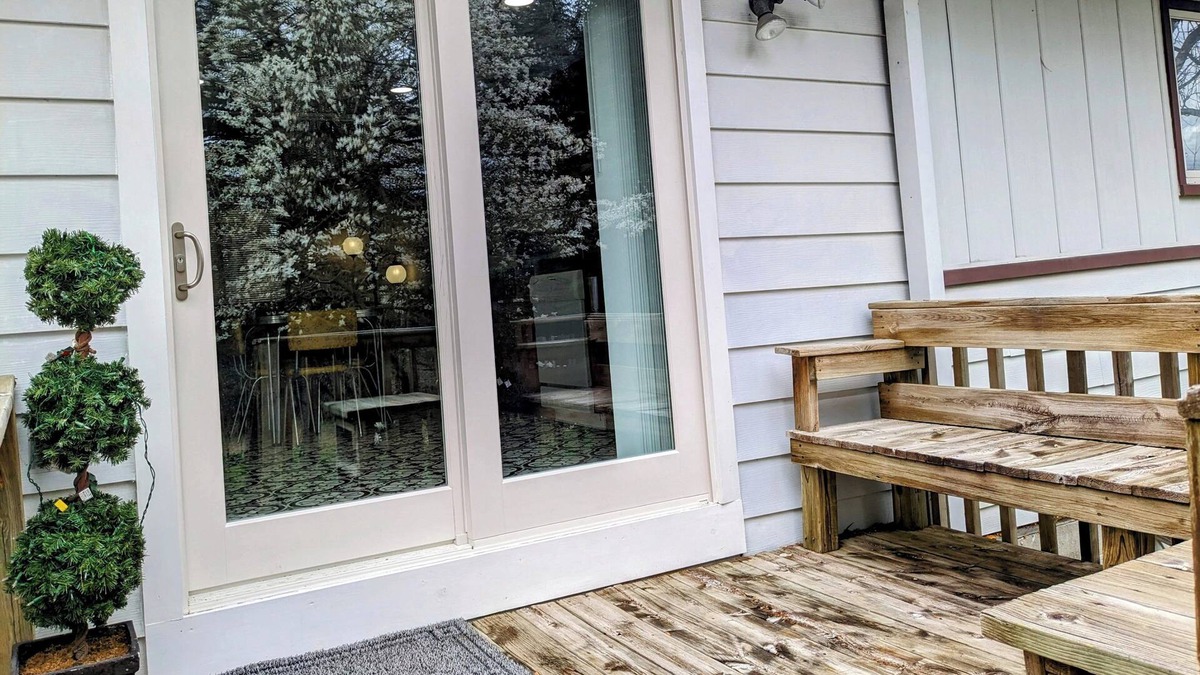 West Branch Cottage | Orchard Cottage - with Fire Pit and Laundry in West Branch