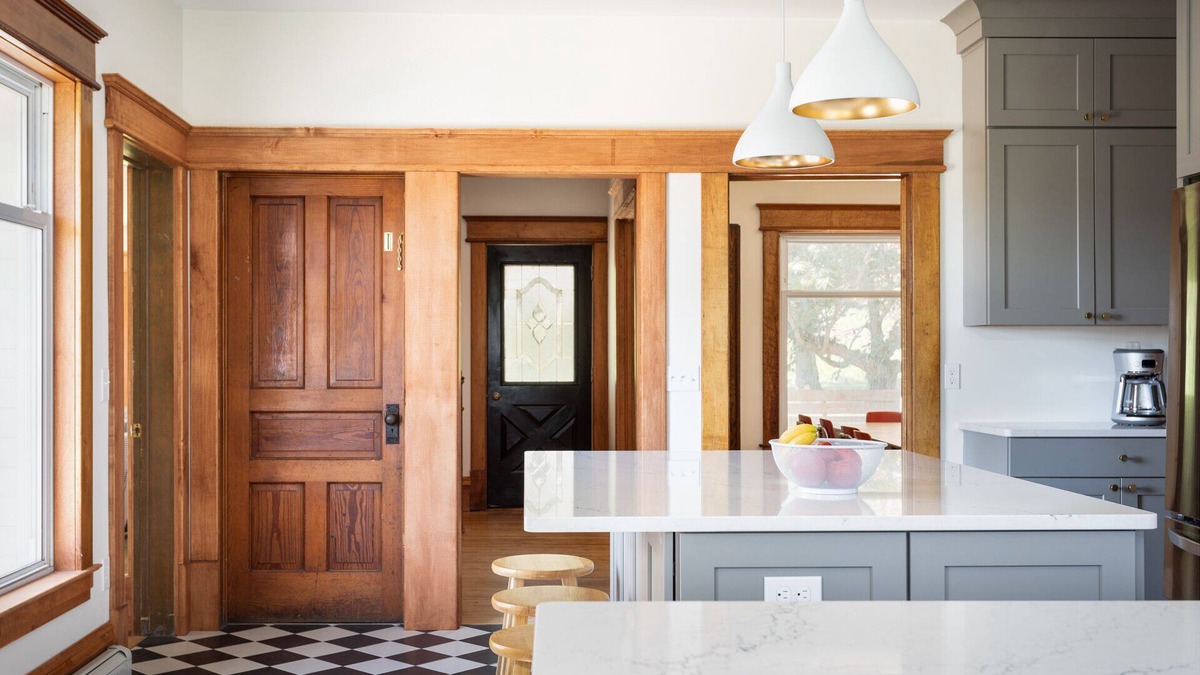 Suttons Bay House | Orchard farmstead in the heart of Leelanau wine country