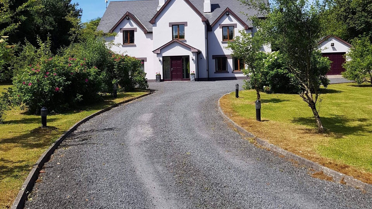 Ballyvaughan House | Orchard House, Ballyvaughan - Deluxe Holiday home on on the Wild Atlantic Way.