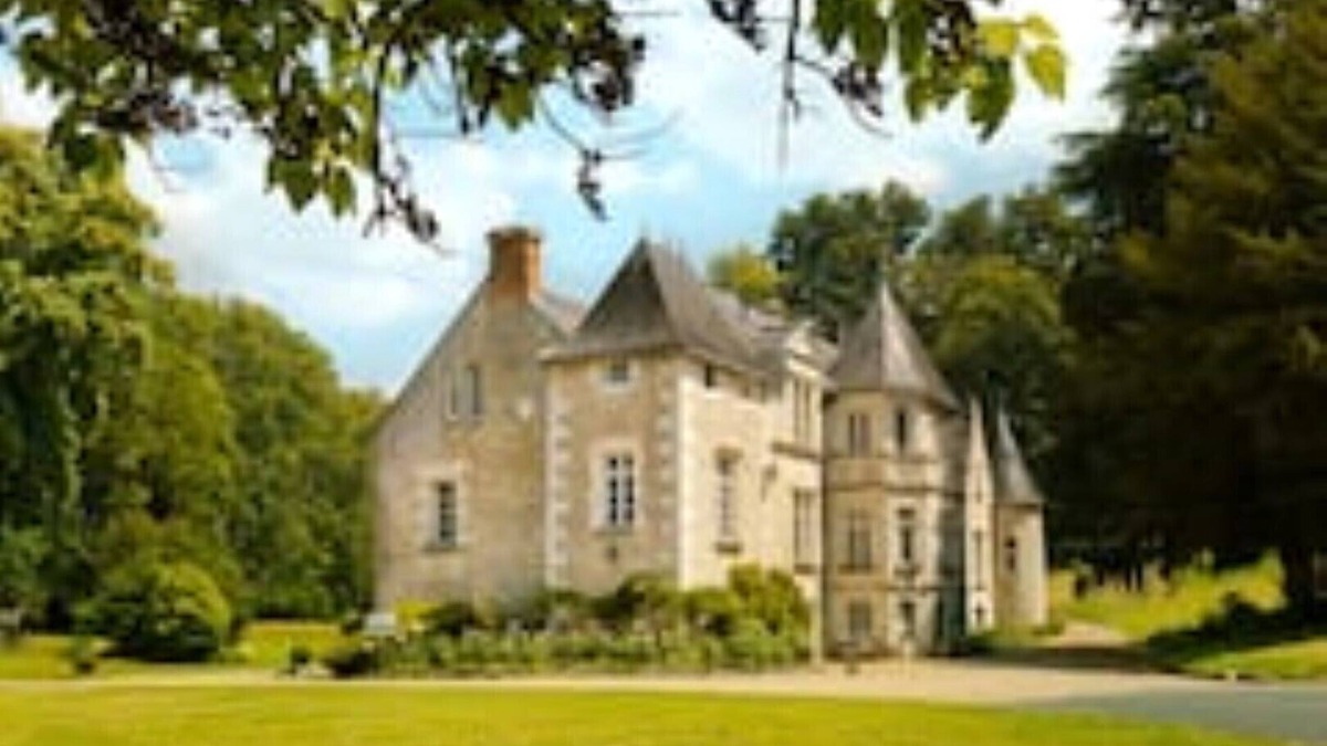 Ballan-Mire Villa | Orchard house in the Commanderie de Ballan