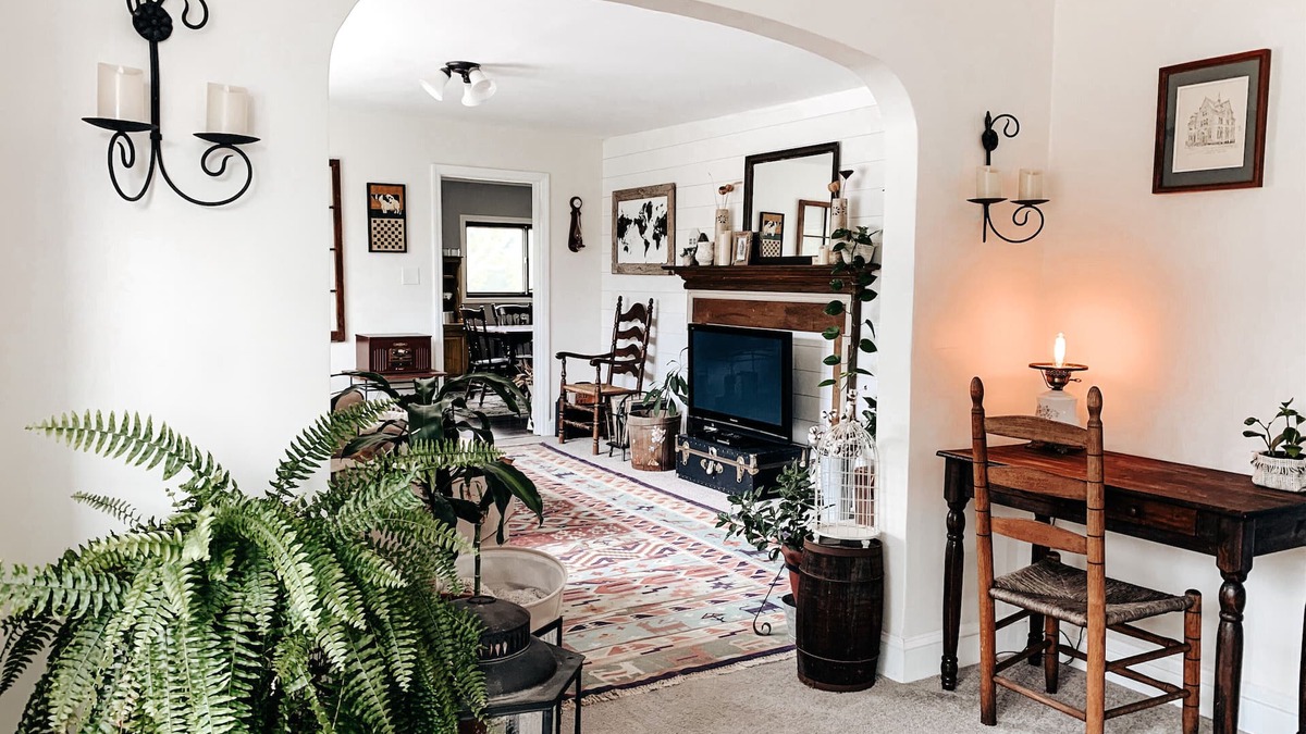 Marlboro Apartment | Orchard Keeper's Private Apt. - Entire Second Floor of 1873 Marlboro Farmhouse