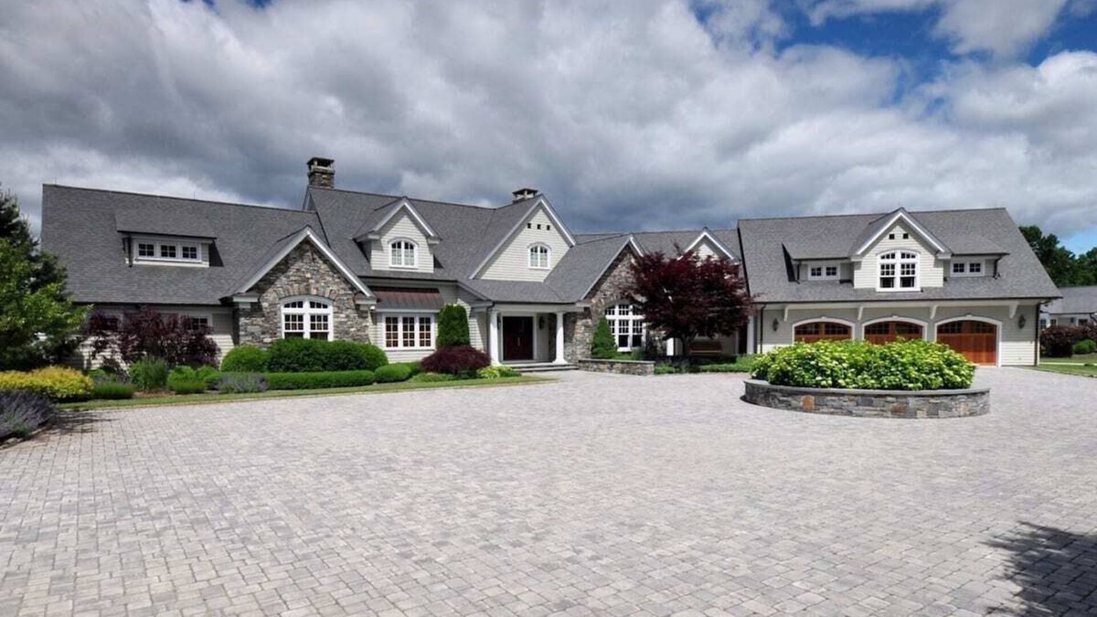 East Lyme House | Orchard Manor Estate