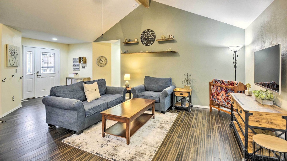 East Port Orchard House | 'Orchard Oasis' Retreat w/ Game Room!