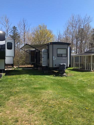 Middleton Hotel | Orchard Queen Motel & Rv Park