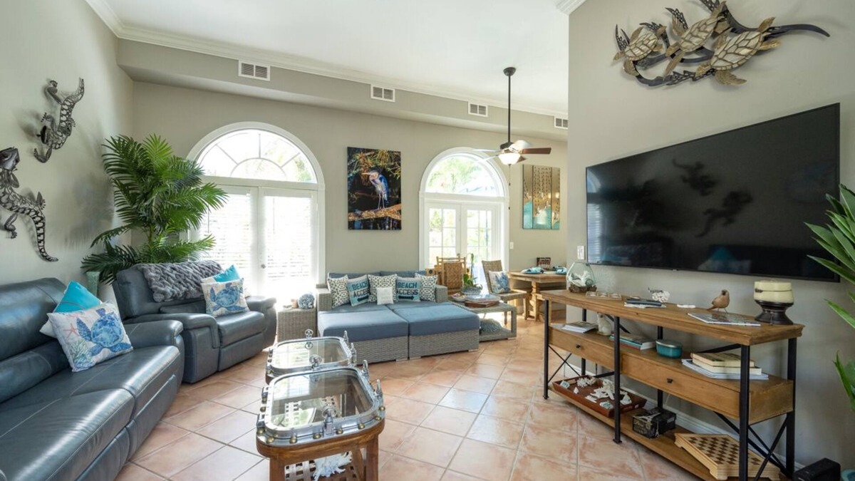 Midtown House | Orchid Oasis - Only Minutes from Smather's and Rest Beaches!