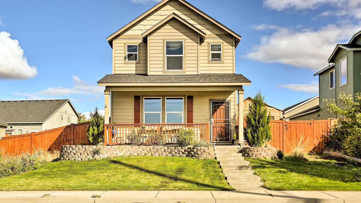 Redmond House | Oregon Home ~ 17 Mi to The Last Blockbuster!