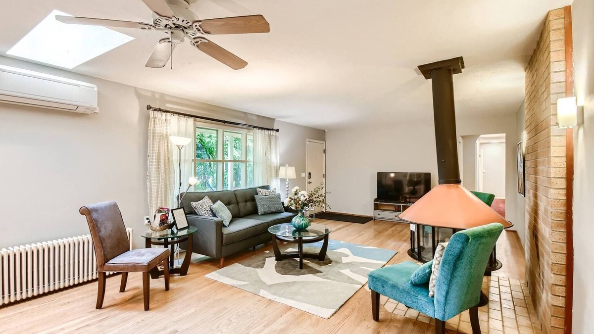 North Gresham House | Oregon Jade Lodging-Two Bedrooms Portland Suburban with crib near PDX