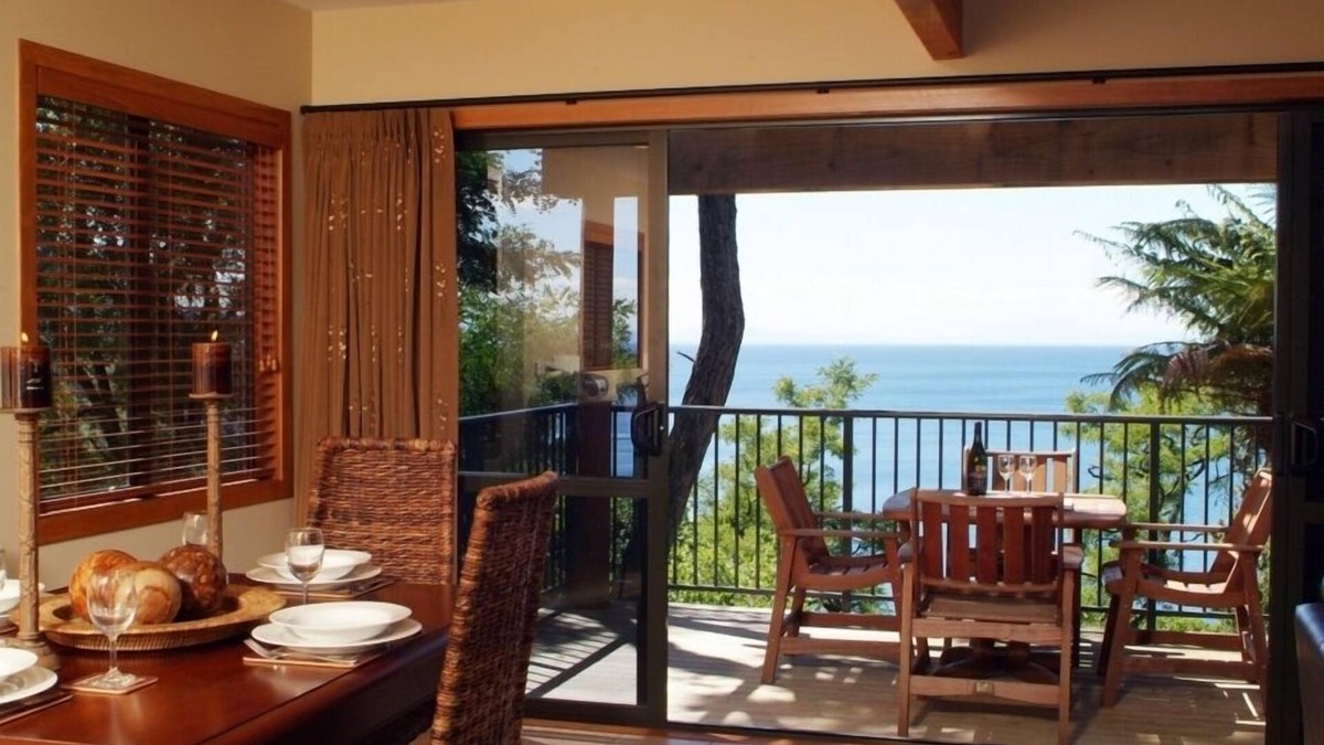 Pukawa Apartment | Oreti Lake Front Apartment