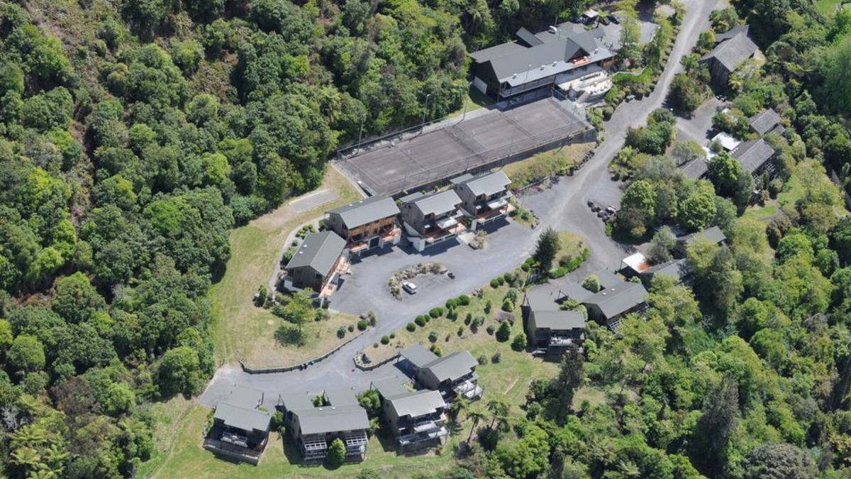 Pukawa Hotel | Oreti Village Resort