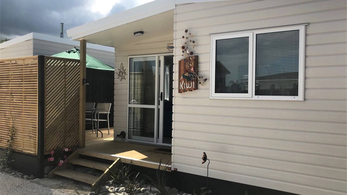 Orewa Cabin | Orewa Kiwi Cabins - Kiwi