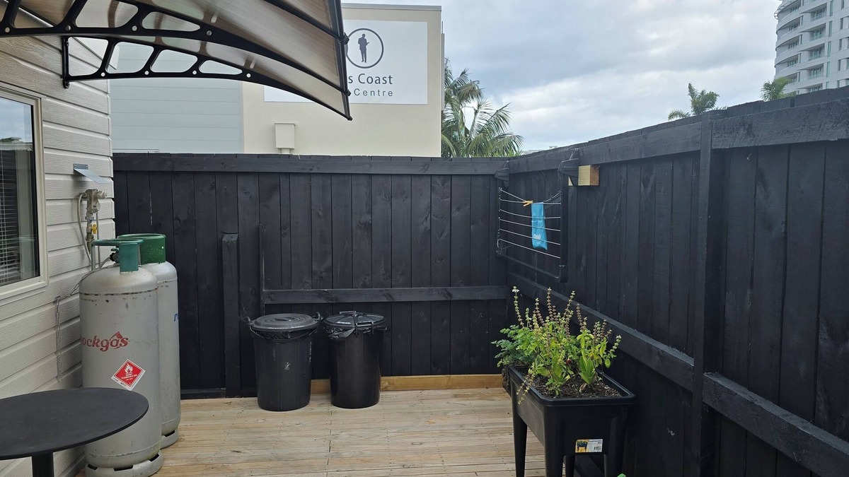 Orewa Cabin | Orewa Kiwi Cabins - Kereru Cabin