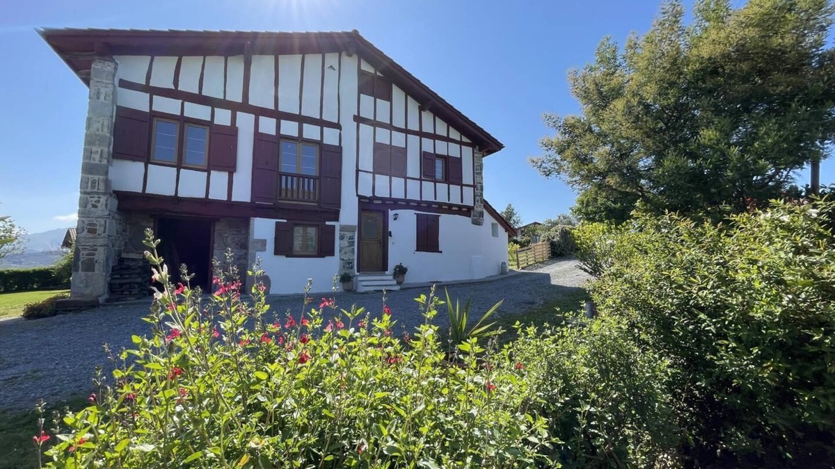 Saint-Pee-sur-Nivelle House | Orgabidea - Saint-pee-sur-nivelle