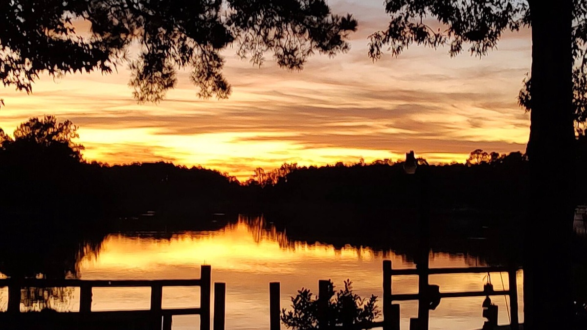 Oriental Cottage | Oriental Waterfront Cottage on Broad Creek!