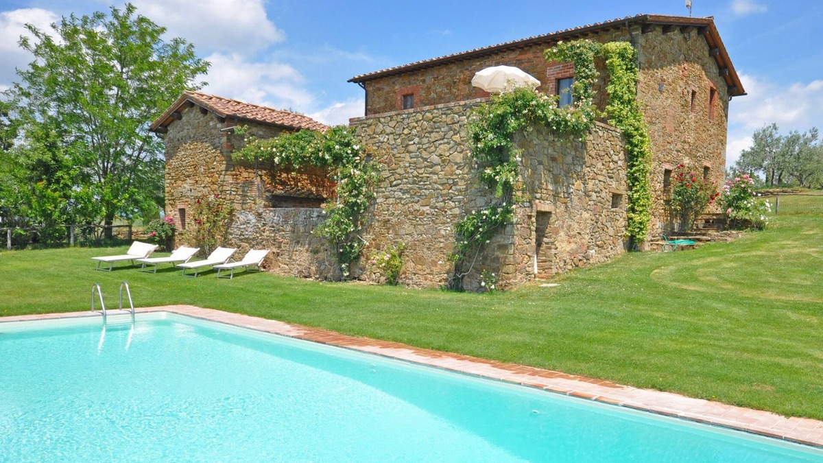 Castelnuovo Berardenga Apartment | Orietta 2- Vacation rental in country house with swimming pool near Siena, Tuscany