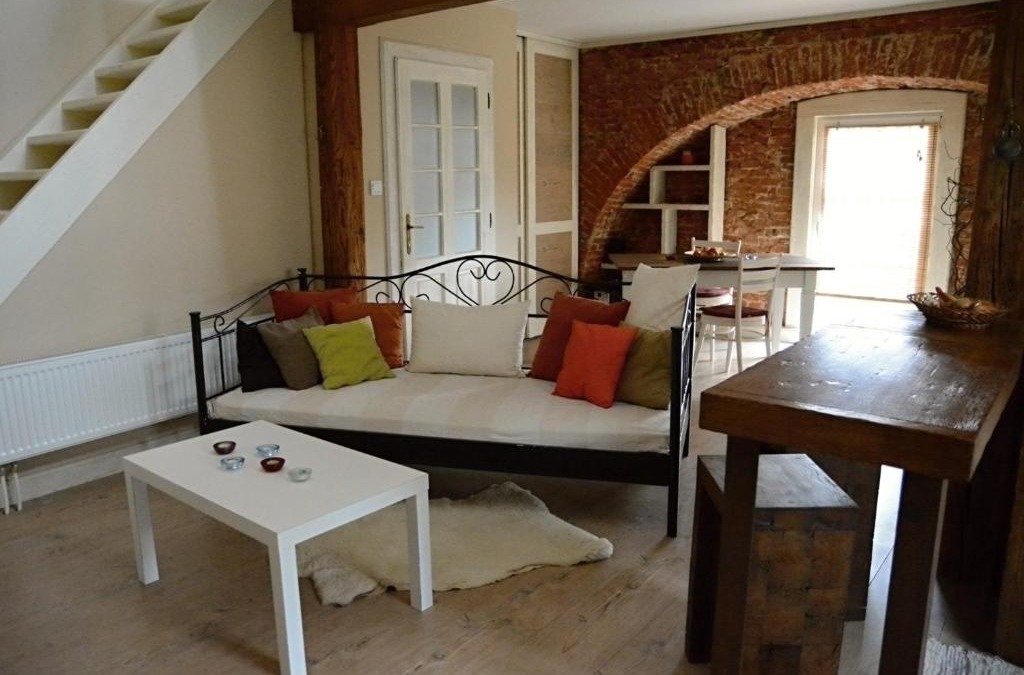 Bretejovce Apartment | Originálne bývanie v starej sýpke z roku 1828.