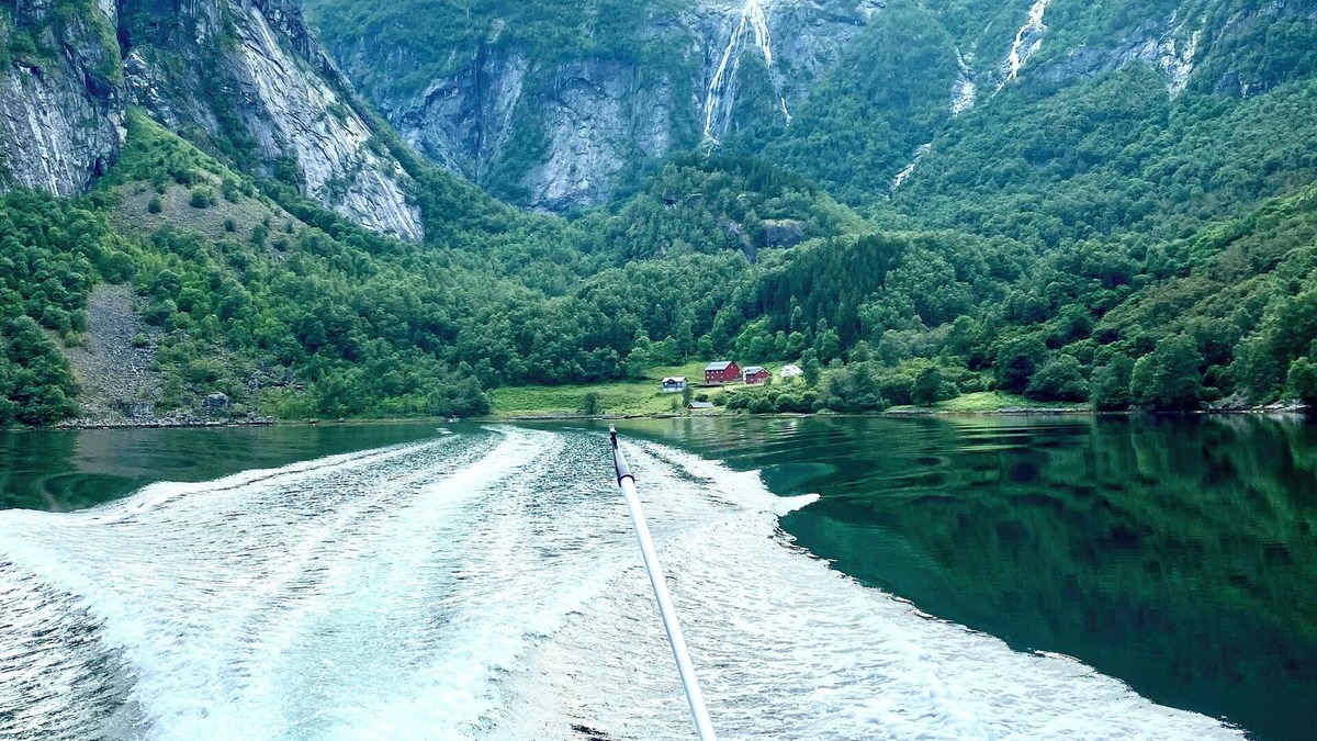 Vik House | Original fjord house in its own beautiful fjord arm of the Sognefjord