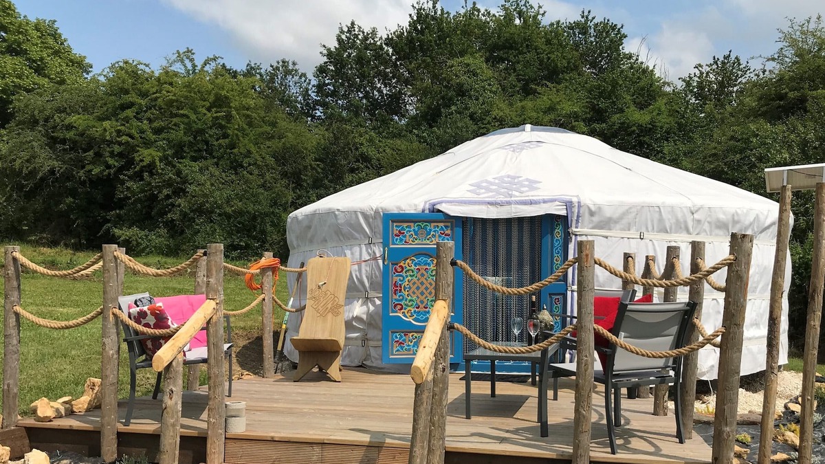Le Vieux-Cerier Cabin | Original Mongolian Yurt in Charente