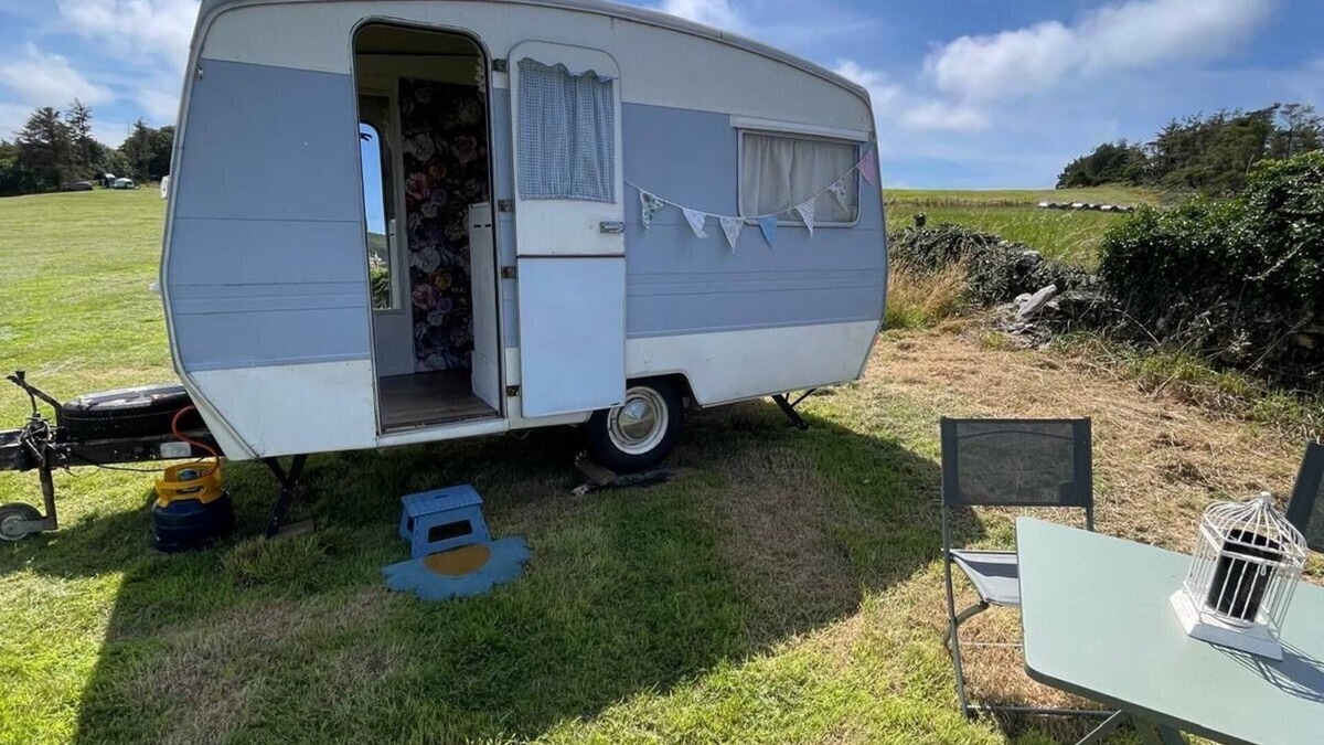 Llanfaethlu Cabin | Original vintage spirit alpine Caravan Anglesey