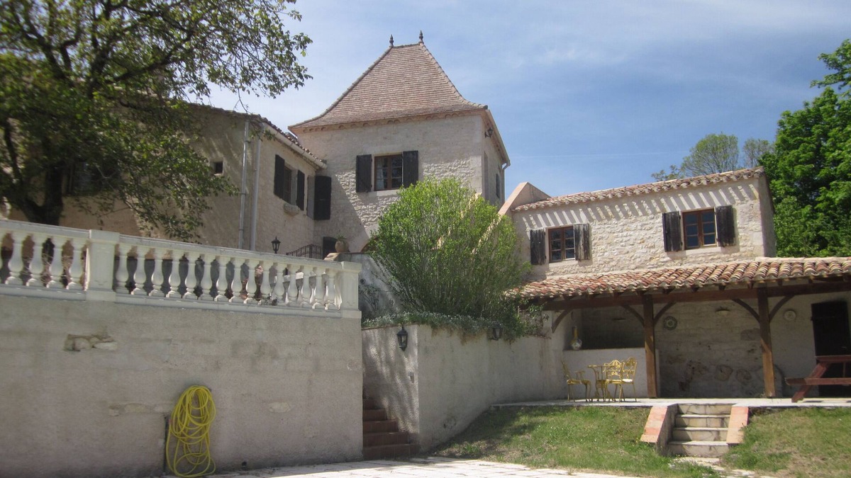 Belveze Villa | Originally built in medieval times the villa offers beautiful Quercy views