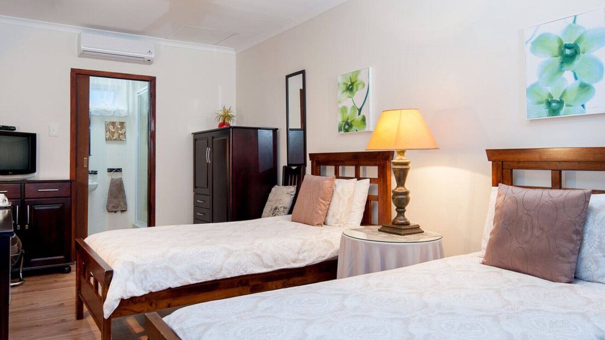 Durban North Bed & Breakfast | Oriole room next to brother, Durban North