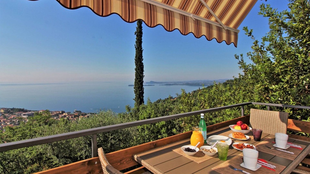 Toscolano Maderno Apartment | Oriolo: with amazing lake view