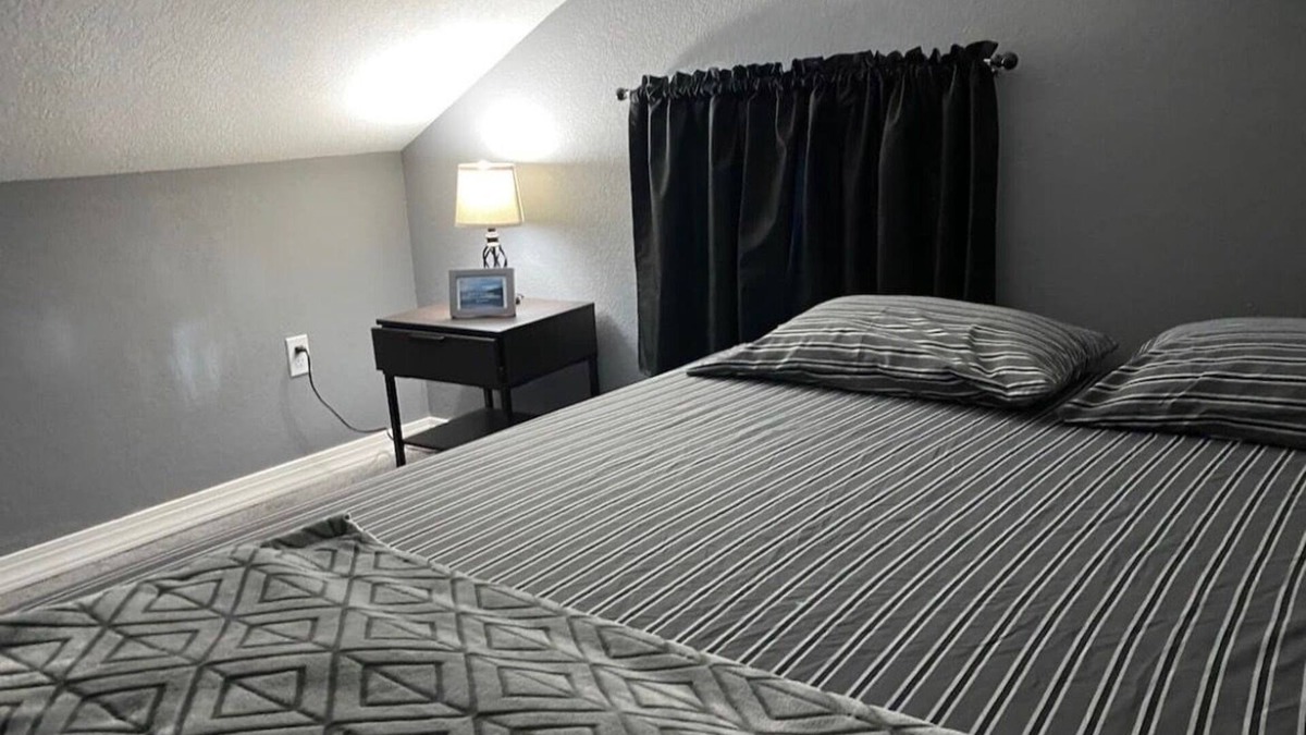 Plymouth House | Orlando area attractions cozy complete studio