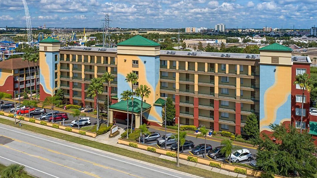 Florida Center Condo | Orlando's Sunshine Resort 2br suite, Friday check-in