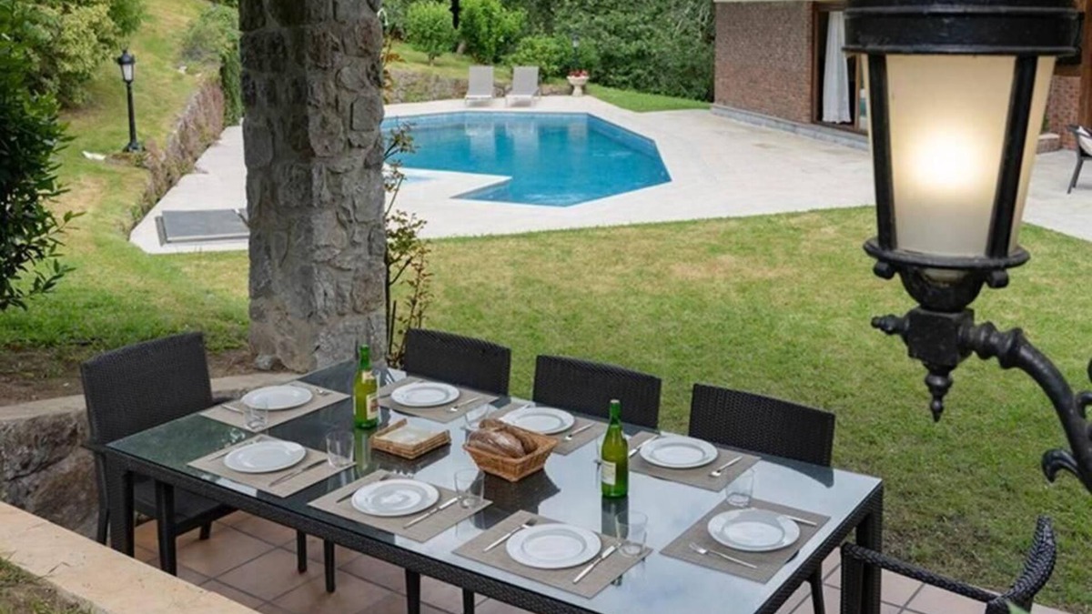Andoain Cottage | Oroimena Landetxea, house with swimming pool in Leitzaran, 15 min from San Sebastian.