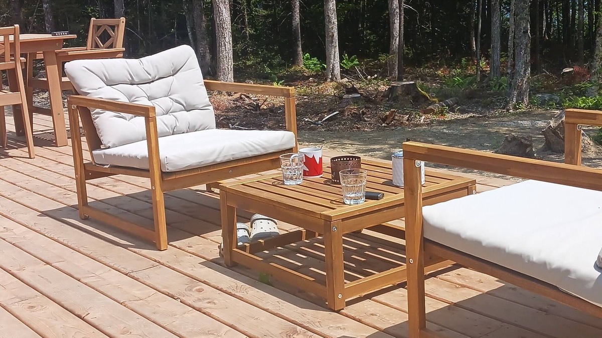 Clare House | Ortus Solis Lovingly furnished vacation home on Wentworthlake