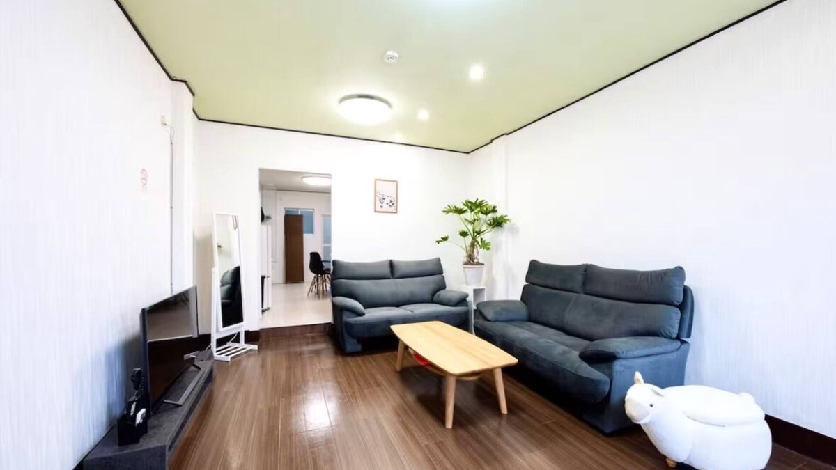 Tennoji House | Osaka Travel - Private house rental - Can accommodate up to 12 people - 4 minutes to Dotonbori Namba by subway - Right next to Tsuruhashi Station