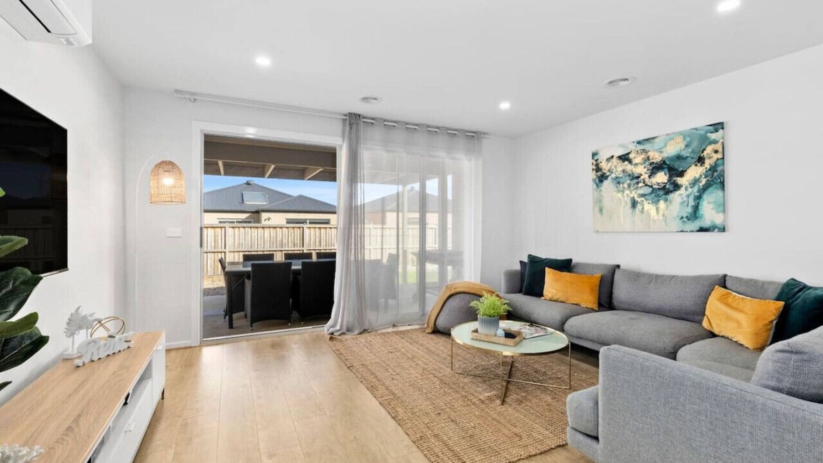 Armstrong Creek House | OSCAR - A Tranquil Armstrong Creek Home + NETFLIX