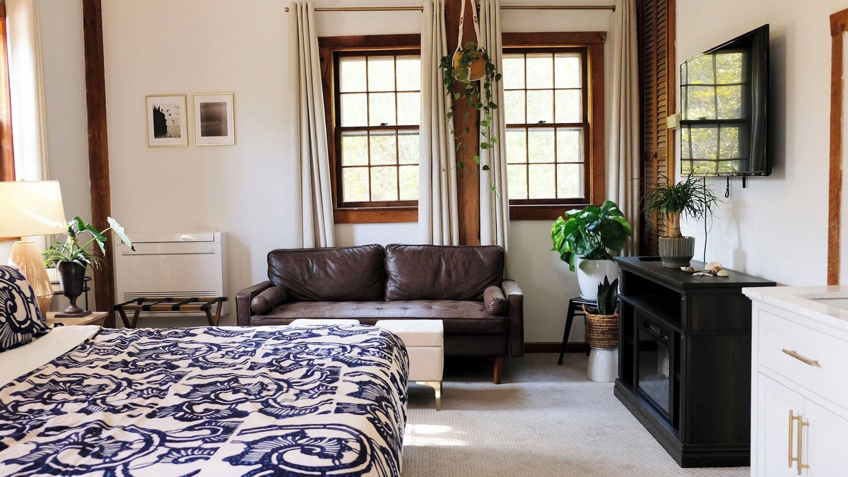 Spottswood Bed & Breakfast | Osceola Mill is a B&B inn located in the Shenandoah Valley 20 minutes from Lexington and Staunton.