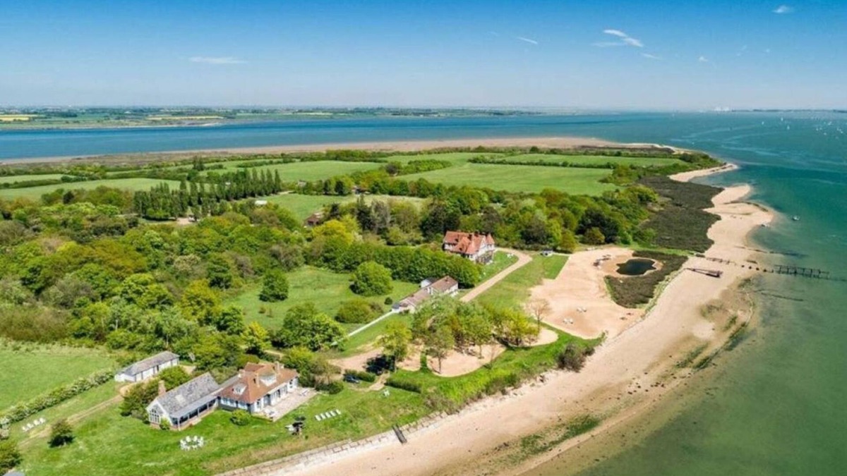Maldon Apartment | Osea Island: Sea Essence Penthouse