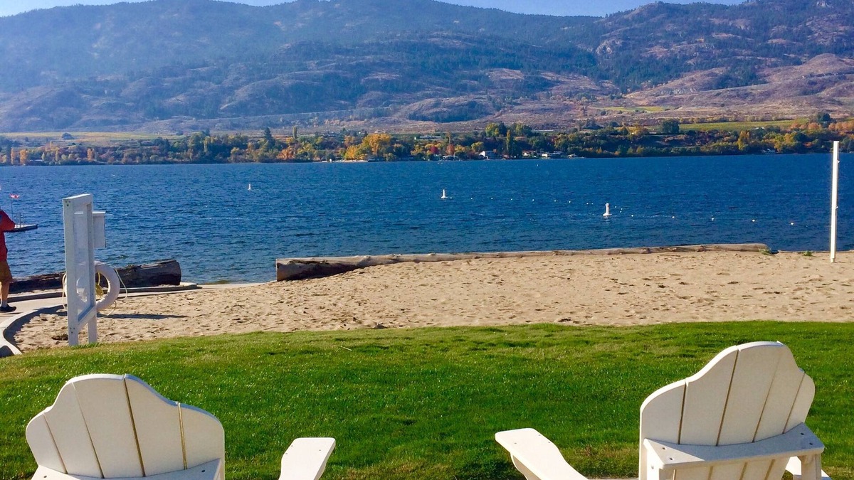 Okanagan-Similkameen House | Osoyoos Beachside Cottage *Almost lakefront!* #83