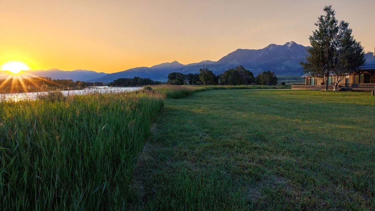 Pray House | Osprey Acres on the Yellowstone · Yellowstone River frontage home on 25 acres