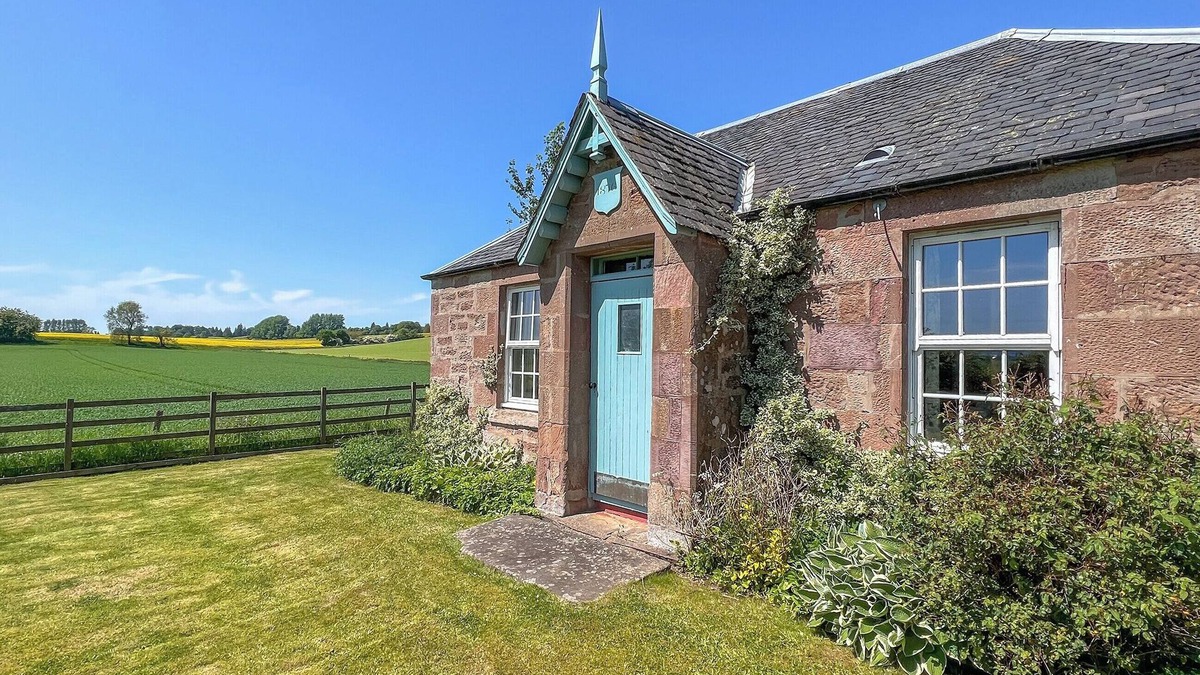 Kirriemuir Cottage | Osprey Cottage - UZQ