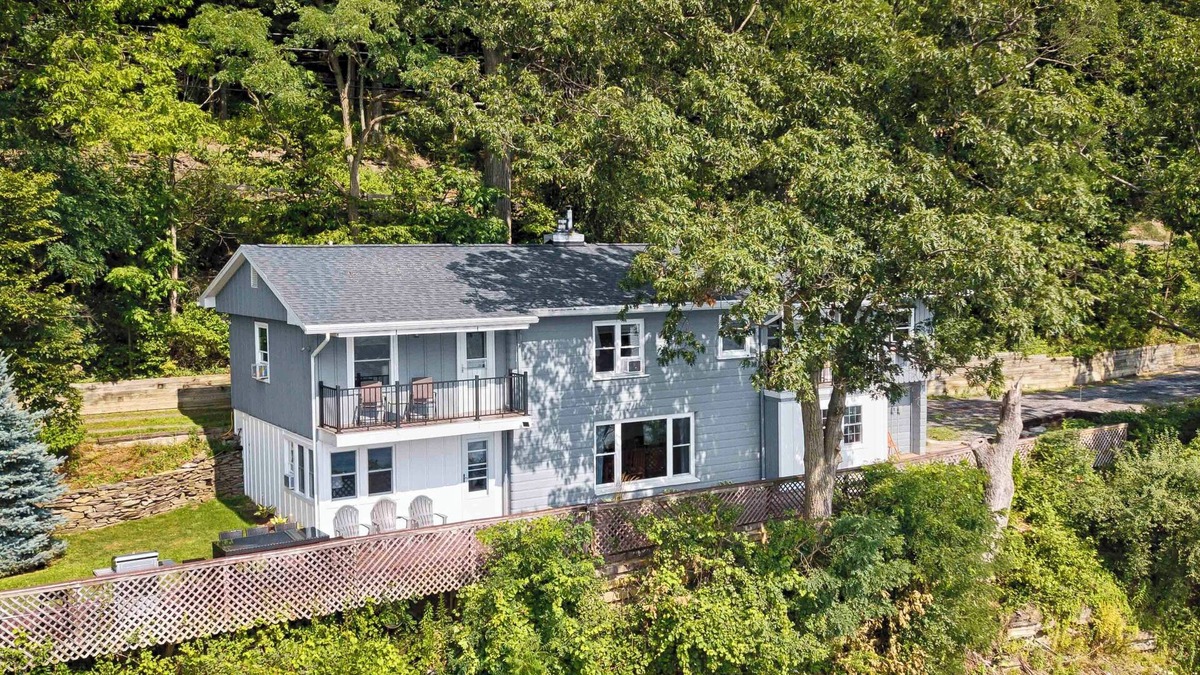 Ithaca House | Osprey Landing : 2 Minutes to Ithaca + Close to Cornell + Lakeside Retreat