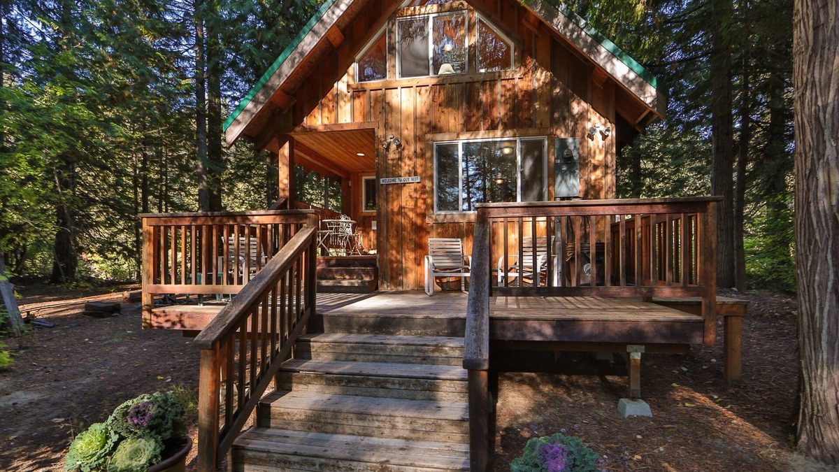 Leavenworth Cabin | Osprey Nest Cabin: Cozy private mountain cabin on the Wenatchee Rivernnnnnnn