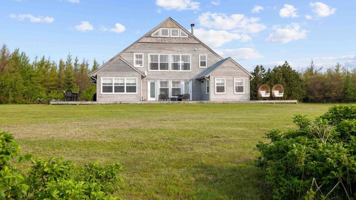 Malpeque House | Osprey’s Landing- Executive oceanfront beach house